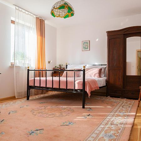 Pink Rose Suite Józefów Buitenkant foto